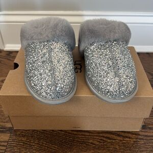 Ugg Scuffette II Cosmos Slippers in Silver Brand New Size 5
